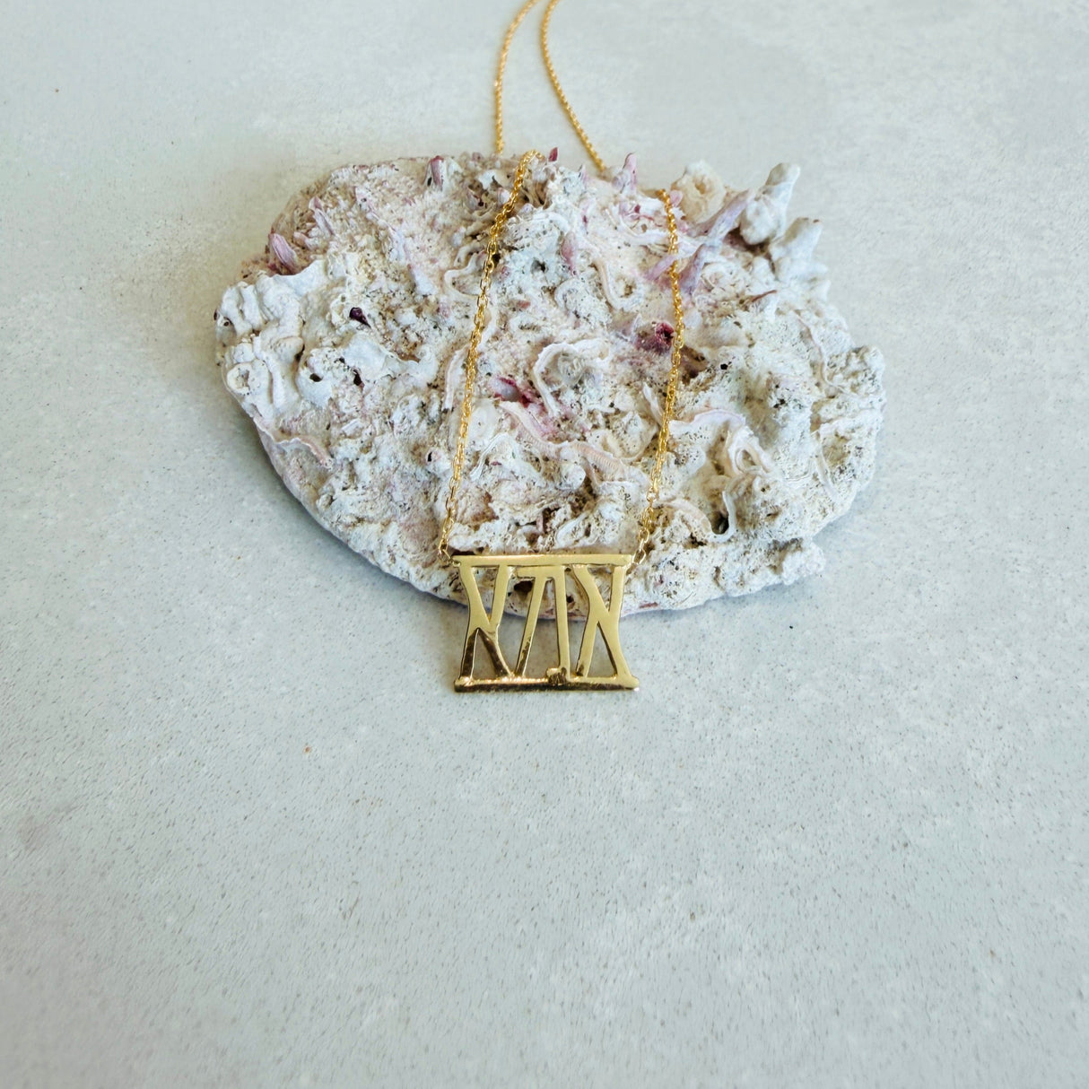 LOVE LEE OR Necklace IMA(MOM) Charm Necklace