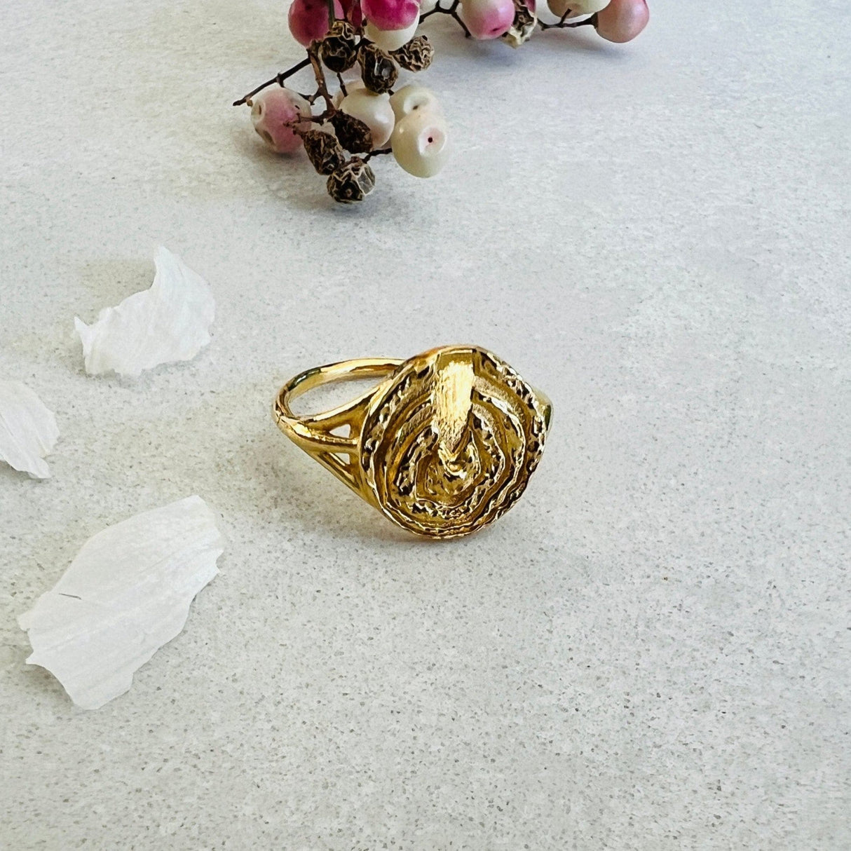 LoveLeeOr Ring Down To Earth // Cabbage Ring
