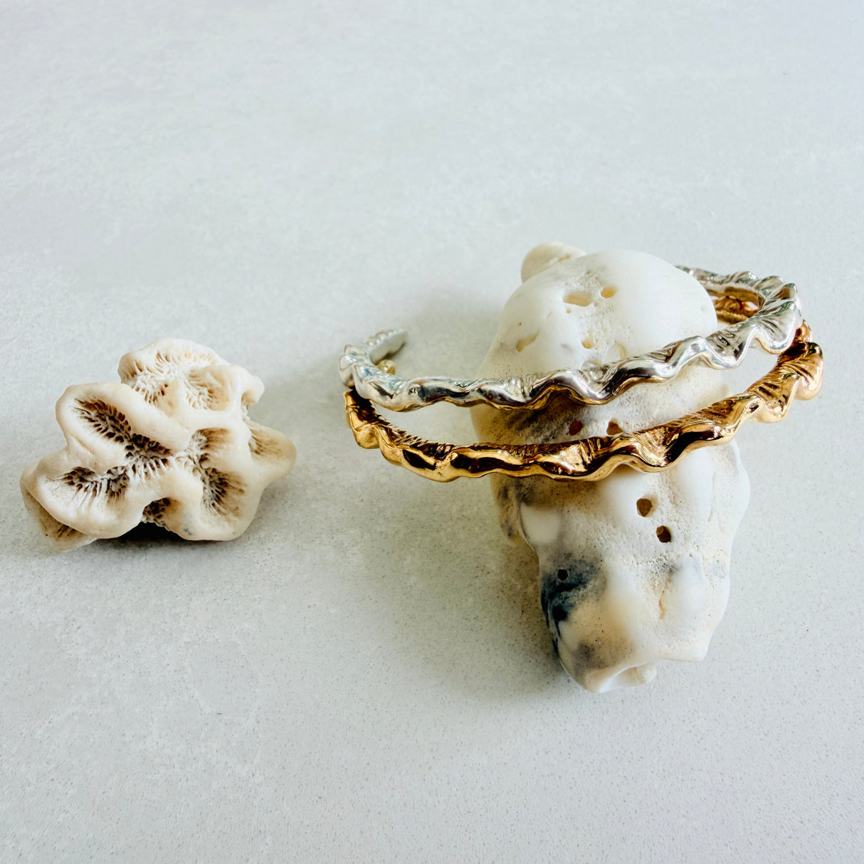 LOVE LEE OR Bracelet Lace Coral Cuff