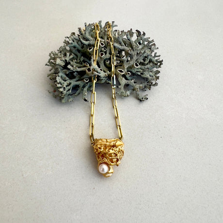 LOVE LEE OR Charms Pearl Shell Charm