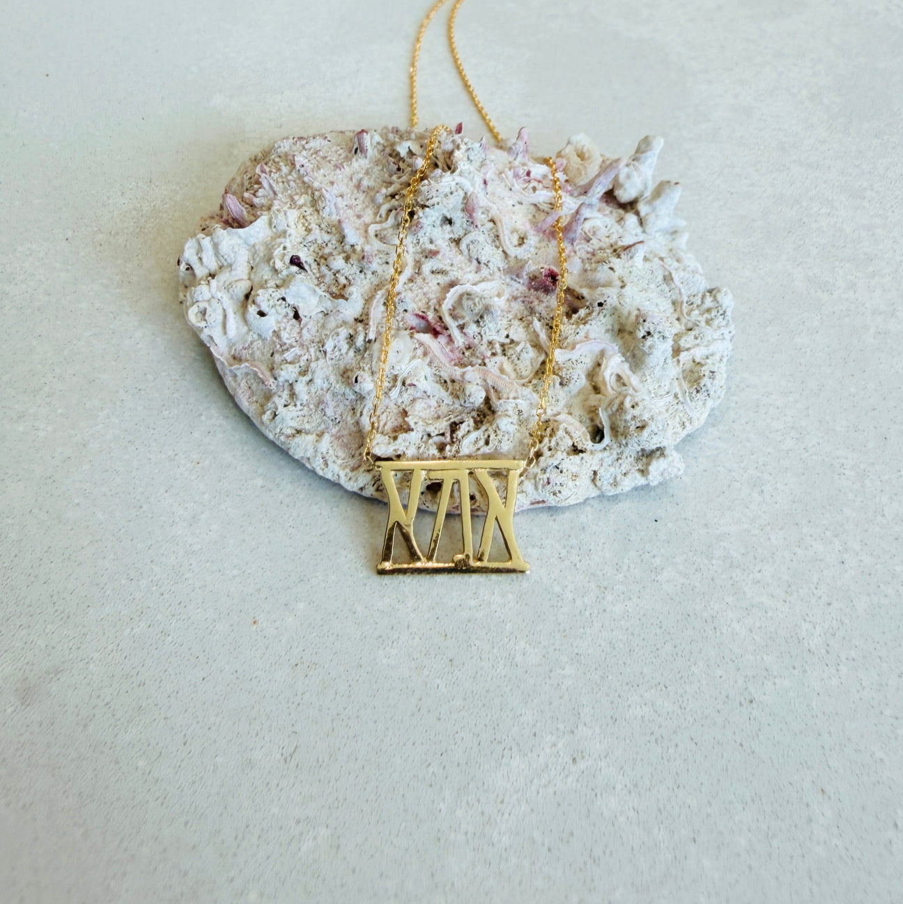 LOVE LEE OR Necklace IMA(MOM) Charm Necklace