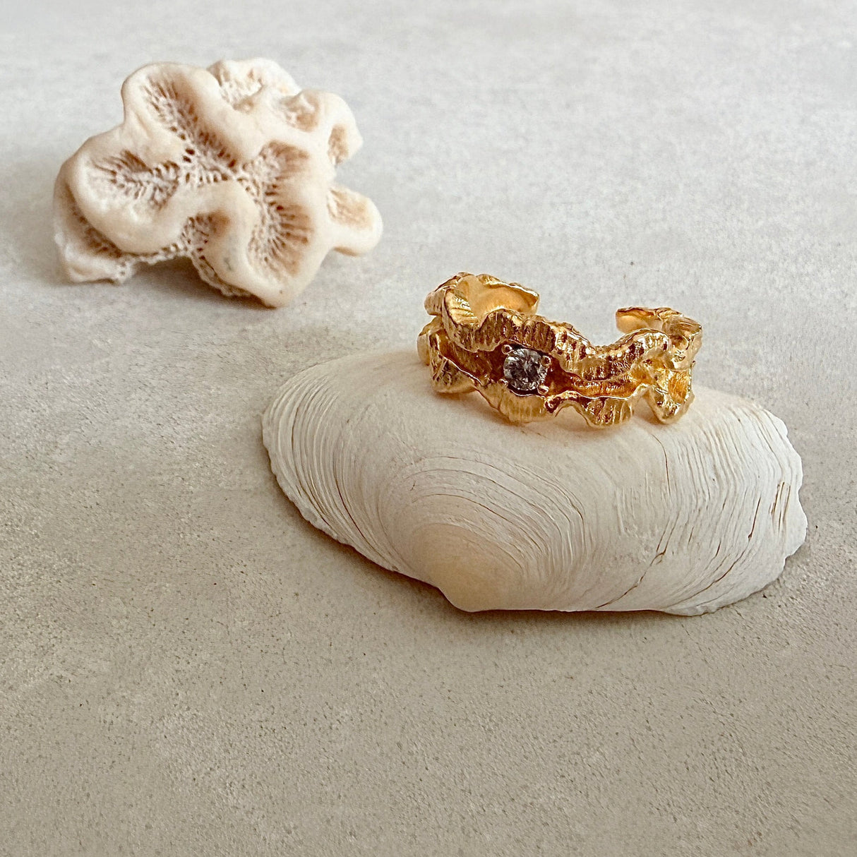 LOVE LEE OR Ring Lace coral Fire Ring