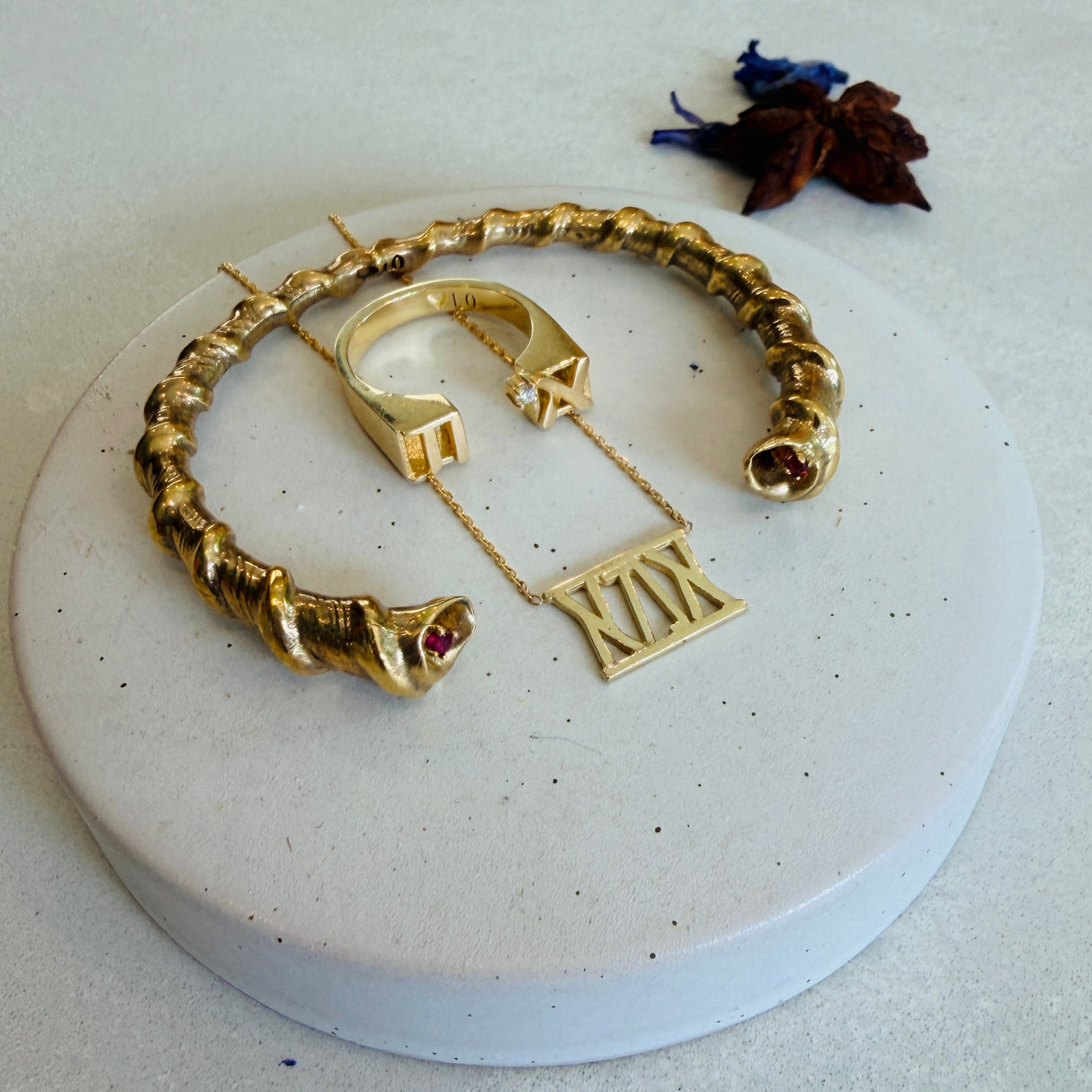 LoveLeeOr Ring 'YOU' Ring